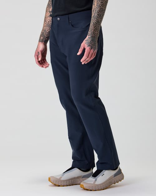 Keith is 6’0’’, 180 lbs, and wearing size 33