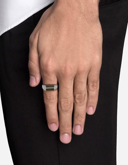 on model image of Duo Ring