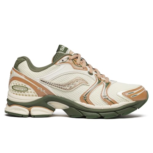laydown image of Progrid Triumph 4 Sneaker