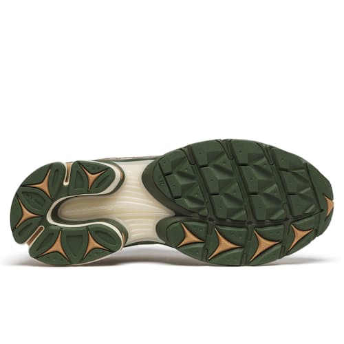 laydown image of Progrid Triumph 4 Sneaker