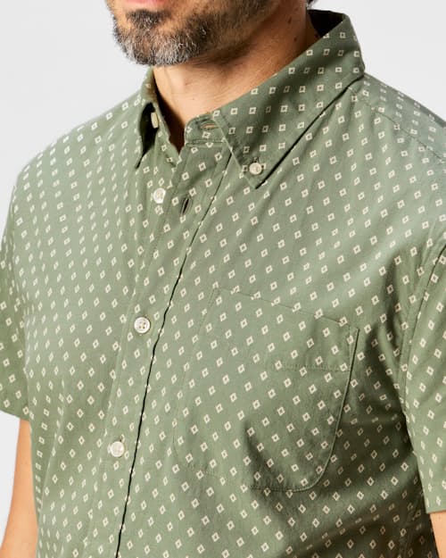 on model image of Short Sleeve Stretch Cotton Shirt