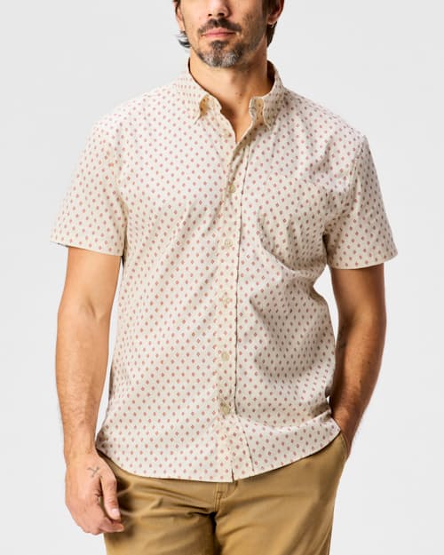 Tobias is 6'2", 175lbs, and wearing size M