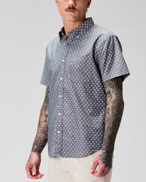 on model image of Short Sleeve Stretch Cotton Shirt