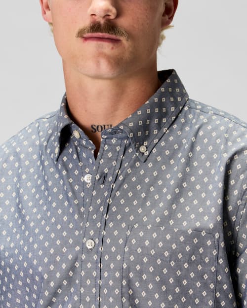 on model image of Short Sleeve Stretch Cotton Shirt