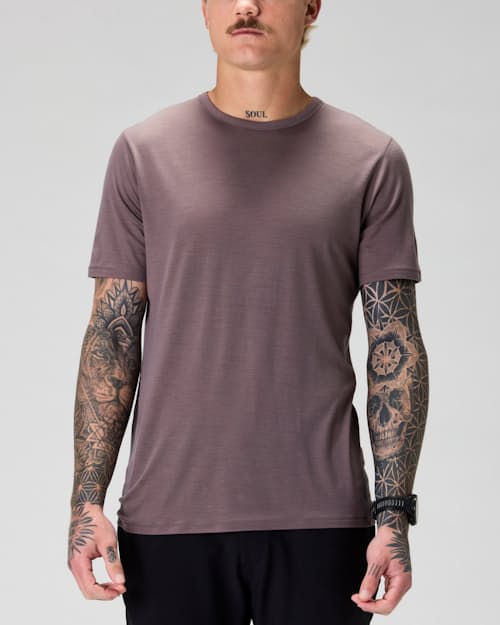 Keith is 6’0’’, 180 lbs, and wearing size M