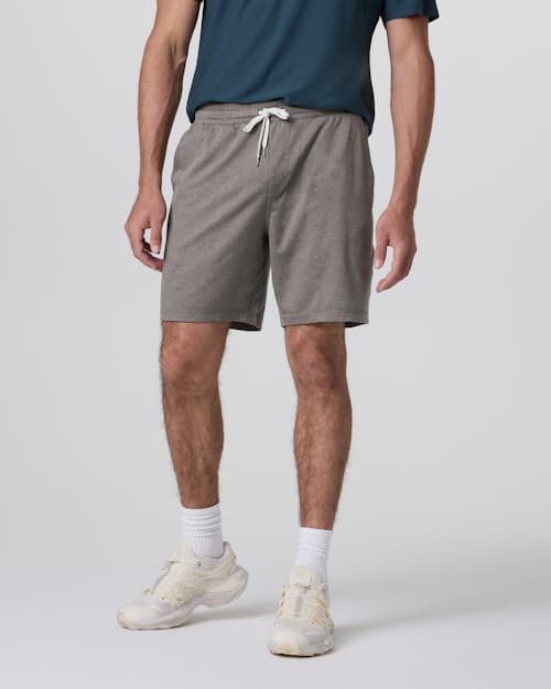 on model image of Ponto Performance Shorts - 7.5"