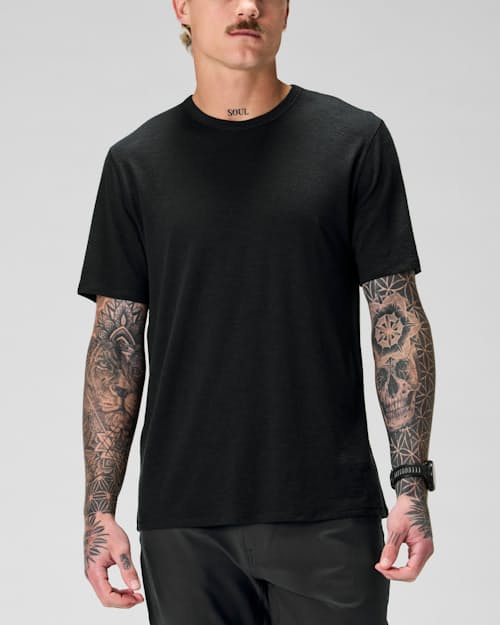 Keith is 6’0’’, 180 lbs, and wearing size M