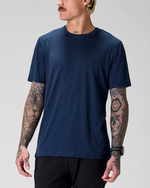 Keith is 6’0’’, 180 lbs, and wearing size M
