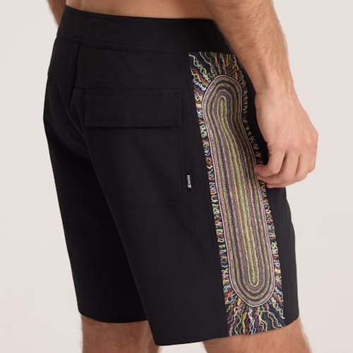 on model image of Passage Boardshort - 7"