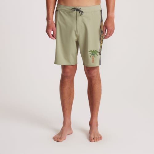 on model image of Passage Boardshort - 7"