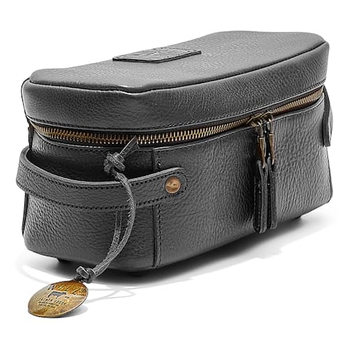laydown image of Desmond Travel Kit