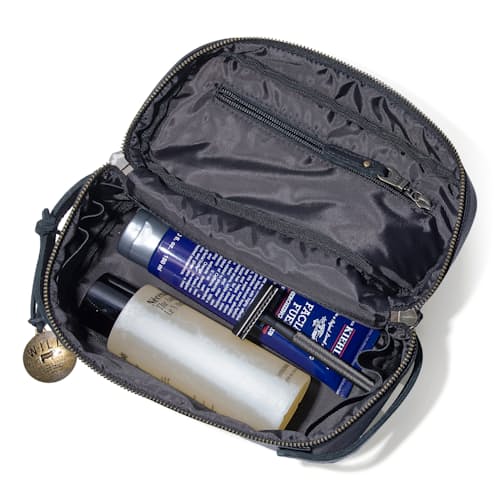 laydown image of Desmond Travel Kit