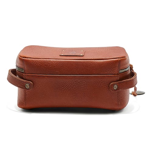 laydown image of Desmond Travel Kit