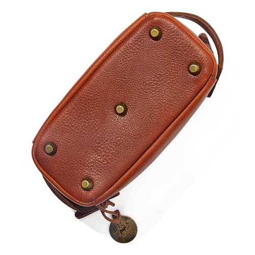laydown image of Desmond Travel Kit
