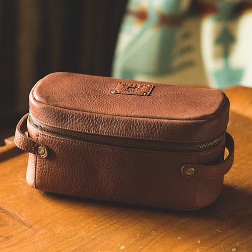 lifestyle image of Desmond Travel Kit