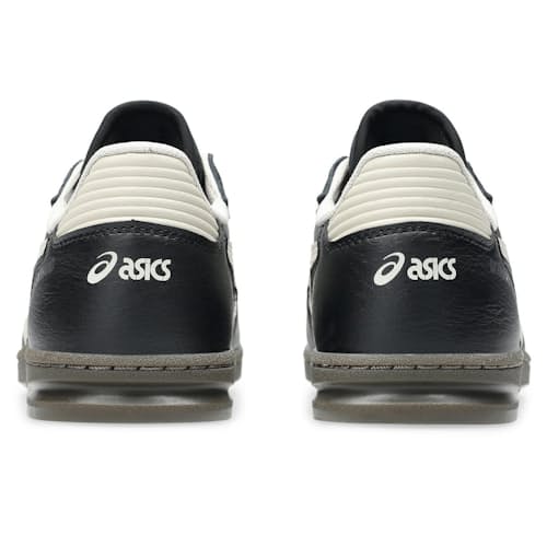 laydown image of Skyhand OG Sneaker