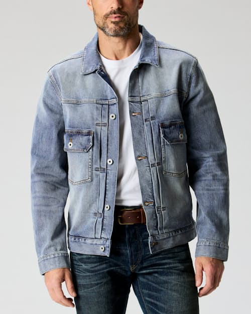 Zac is 6’0’’, 175 lbs, and wearing size M