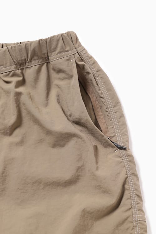 laydown detail image of hiking club Ny taffeta hiker short pants