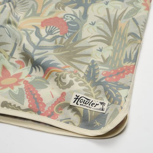 laydown detail image of Bruja Boardshorts - 8"