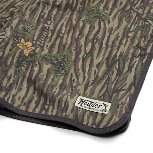 laydown detail image of Bruja Boardshorts - 8"