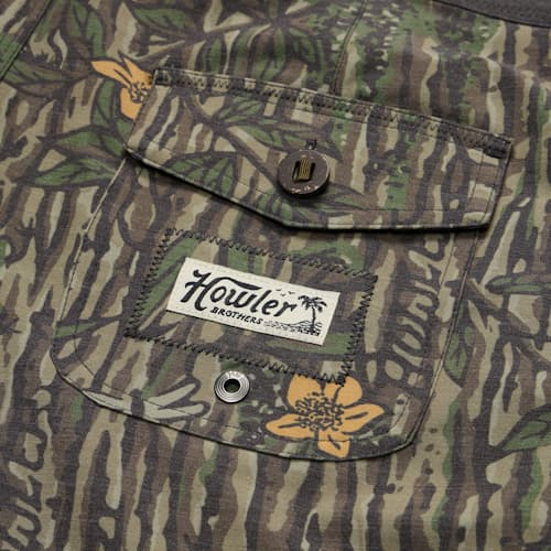laydown detail image of Bruja Boardshorts - 8"
