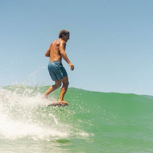 lifestyle image of Del Este Boardshorts - 7"