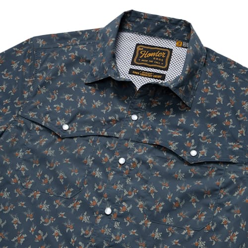 laydown detail image of Open Country Tech Short Sleeve Shirt