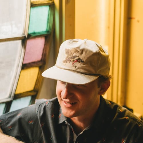 lifestyle image of Osprey Prey Snapback Hat