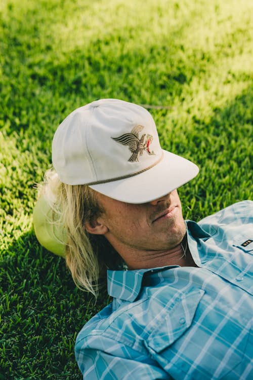 lifestyle image of Osprey Prey Snapback Hat