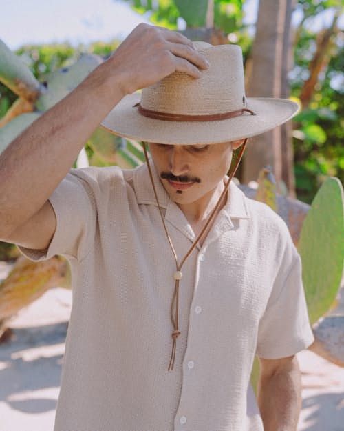 lifestyle image of Bruma Cowboy
