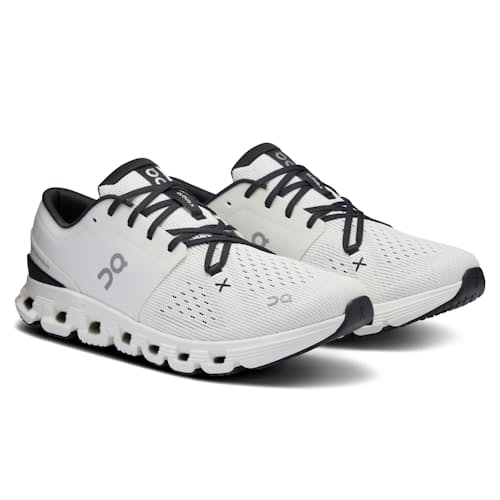laydown image of Cloud X 4 Training Sneaker
