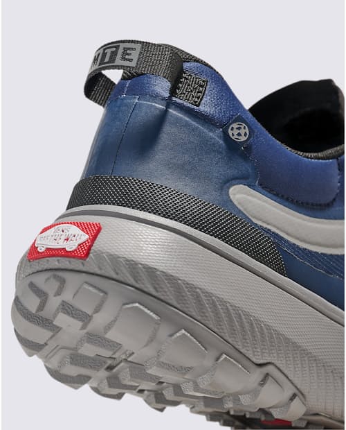 laydown detail image of MTE Crosspath Trail Sneaker