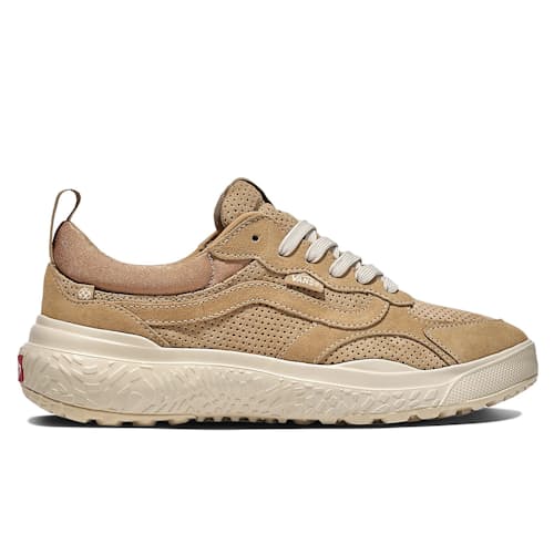 laydown image of MTE Ultrarange Neo VR3 Sneaker