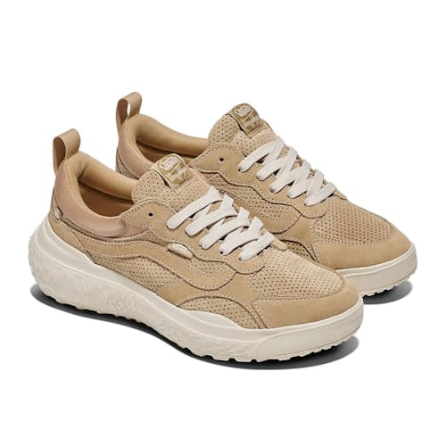 laydown image of MTE Ultrarange Neo VR3 Sneaker