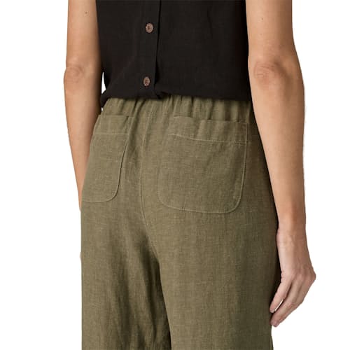 on model image of Women's Garden Island Pants