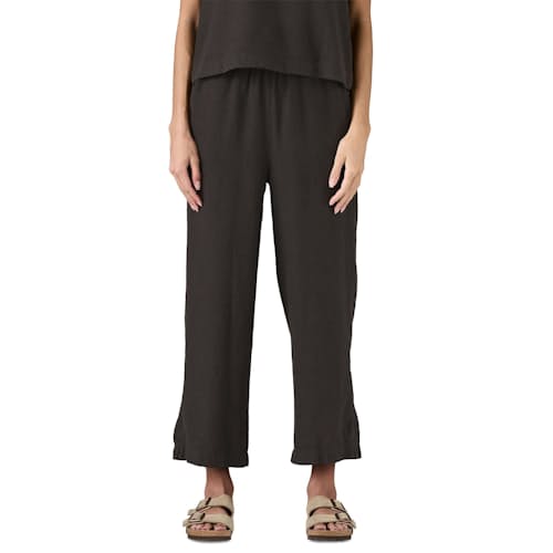 on model image of Women's Garden Island Pants