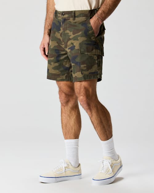 Zac is 6’0’’, 175 lbs, and wearing a size 32