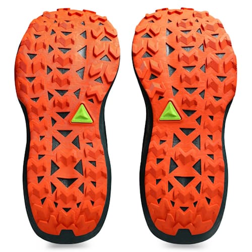 laydown image of Trabuco Max 4 Trail Running Sneaker
