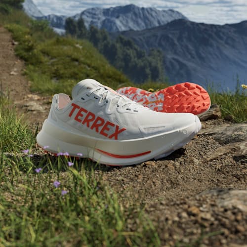 lifestyle image of Terrex Speed Ultra Trail Racing