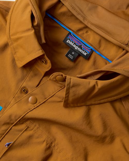 laydown detail image of River Rambler Hybrid Sun Hoody