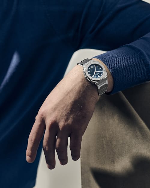 lifestyle image of Alpiner Extreme Quartz Automatic Watch