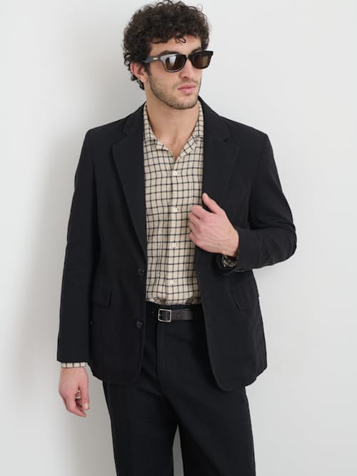 on model image of Grant Cotton Linen Blazer
