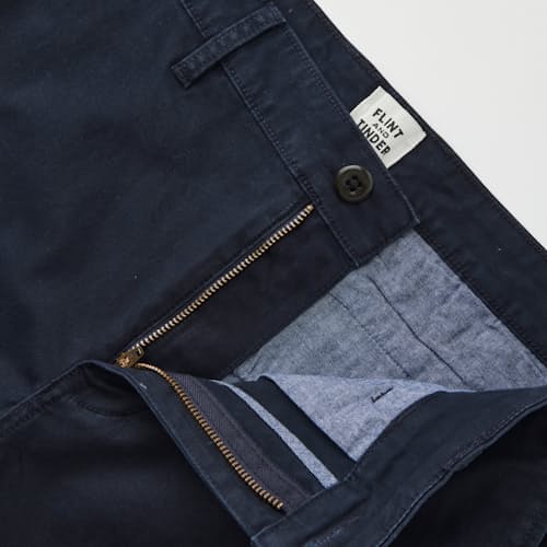 laydown detail image of 365 Chino Short - 7"