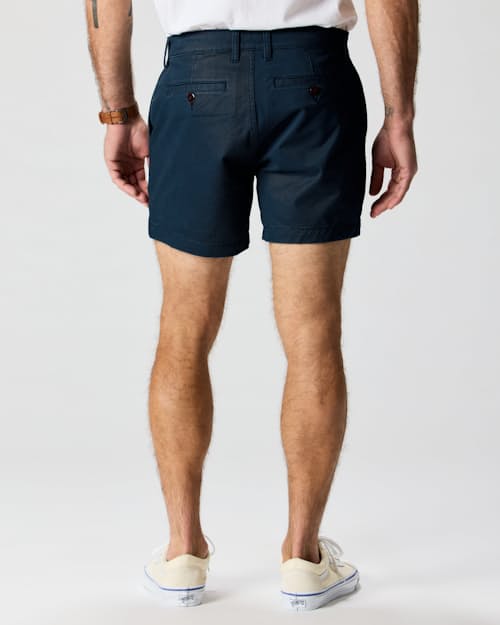 on model image of 365 Chino Short - 5"
