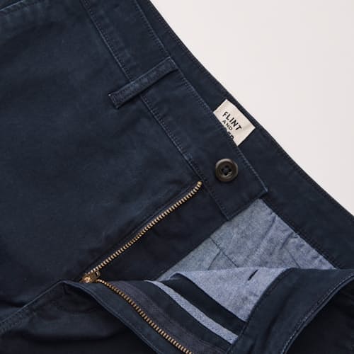 laydown detail image of 365 Chino Short - 5"