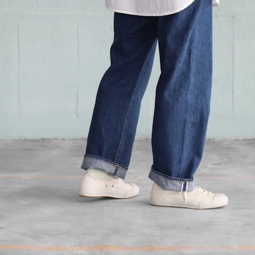 lifestyle image of Gym Classic Canvas Sneaker