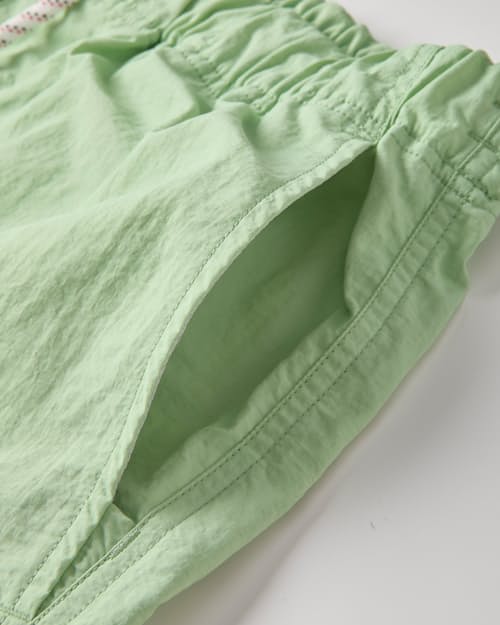 laydown detail image of Tusser Nylon Easy Short