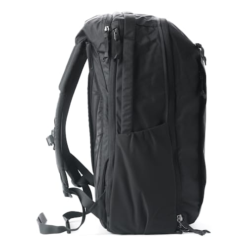 laydown image of Civic Travel Bag - 35L