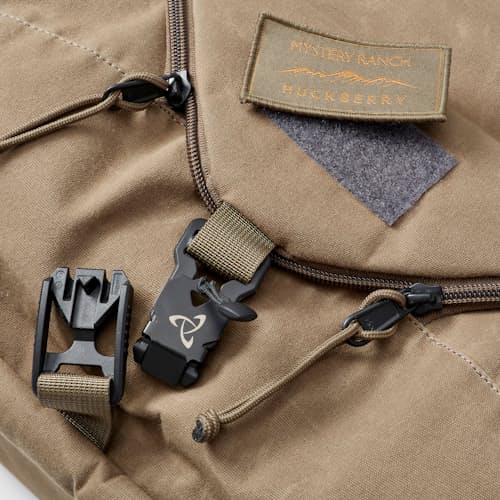 laydown image of The Mission Hybrid 40L - Exclusive