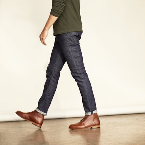 laydown image of Emilio Chukka Boot